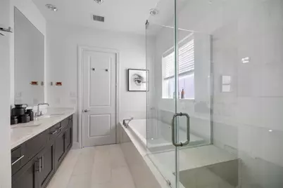 2719 Maxroy Street, Houston, TX 77007 - Photo 16