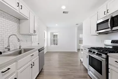 1223 Blue Hazel Court, Pinehurst, TX 77362 - Photo 6