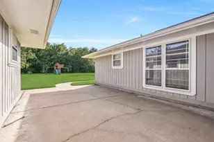 304 Chester Dr, Friendswood, TX 77546 - Photo 40
