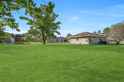 304 Chester Drive, Friendswood, TX 77546 - Photo 46