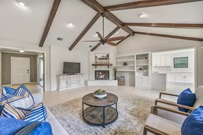 304 Chester Drive, Friendswood, TX 77546 - Photo 8