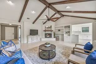 304 Chester Dr, Friendswood, TX 77546 - Photo 8