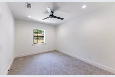 2130 Avenue N 1/2, Huntsville, TX 77340 - Photo 16