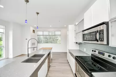 207 Pierce Street #301, Houston, TX 77002 - Photo 18