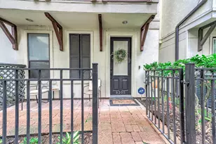 3205 Maxroy St, Houston, TX 77008 - Photo 2
