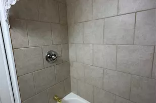 306 Live Oak St, Silsbee, TX 77656 - Photo 16