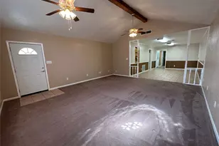 306 Live Oak St, Silsbee, TX 77656 - Photo 2