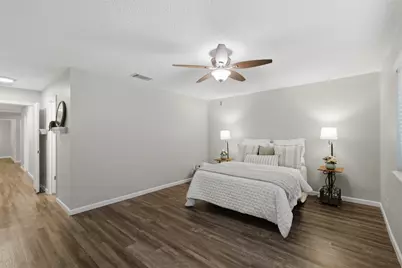 16319 Mill Point Drive, Houston, TX 77059 - Photo 16