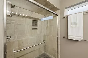 16319 Mill Point Dr, Houston, TX 77059 - Photo 20