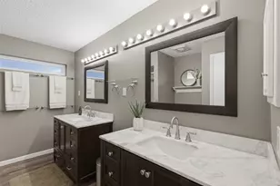 16319 Mill Point Dr, Houston, TX 77059 - Photo 18