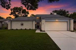 16319 Mill Point Dr, Houston, TX 77059 - Photo 1