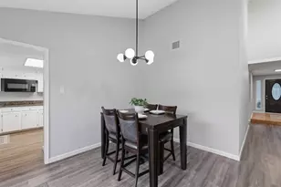 16319 Mill Point Dr, Houston, TX 77059 - Photo 6