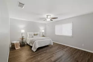 16319 Mill Point Dr, Houston, TX 77059 - Photo 14