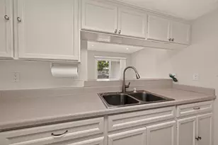 12633 Memorial Dr, Houston, TX 77024 - Photo 18