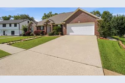 911 Oak Leaf Street, La Porte, TX 77571 - Photo 2