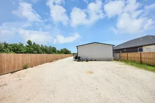 828 Rd 5607, Cleveland, TX 77327 - Photo 8
