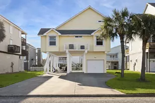 13723 Pirates Beach Blvd, Galveston, TX 77554 - Photo 2