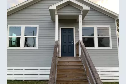 323 E Murrill Street, Baytown, TX 77520 - Photo 1