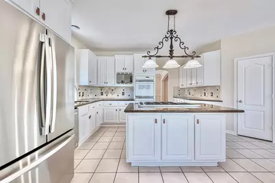 19 Calleston Court, Sugar Land, TX 77479 - Photo 10