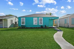 4907 Alamo Dr, Galveston, TX 77551 - Photo 2