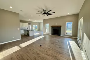 855 Mimosa Ln, Franklin, TX 77856 - Photo 2