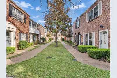 2508 Watertown Mall #81, Houston, TX 77057 - Photo 2