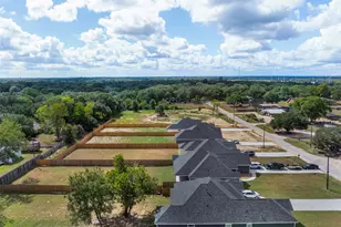 165 Oak Cluster Dr, Columbus, TX 78934 - Photo 4