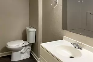 9325 Kentshire Dr, Houston, TX 77078 - Photo 8