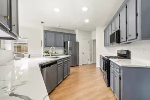 2423 1st St, Stafford, TX 77477 - Photo 6