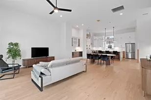 8718 Aquino Ln, Houston, TX 77055 - Photo 6