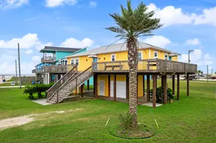 125 Bay Ave, Surfside Beach, TX 77541 - Photo 1