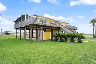 125 Bay Ave, Surfside Beach, TX 77541 - Photo 6