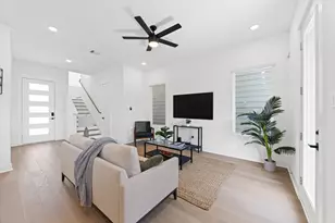 5810 Highland Sky Ln, Houston, TX 77091 - Photo 2