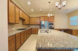 8812 Ashbloom Ln, Houston, TX 77080 - Photo 4