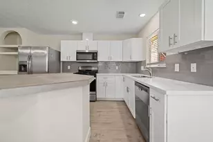 2610 Cloverfield Ct, Pearland, TX 77584 - Photo 8