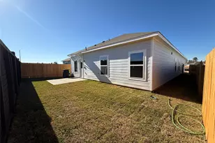 15806 Berry Hl Dr, Conroe, TX 77303 - Photo 2