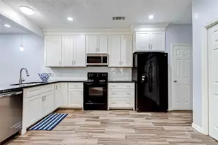 395 Rancho Bauer Dr, Houston, TX 77079 - Photo 22