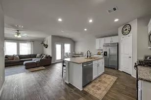 11719 Bari Reef Ln, Conroe, TX 77304 - Photo 4