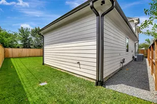 1825 Huge Oaks St, Houston, TX 77055 - Photo 30