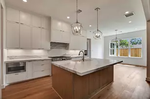 1825 Huge Oaks St, Houston, TX 77055 - Photo 14