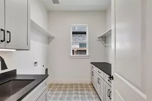 1825 Huge Oaks St, Houston, TX 77055 - Photo 20