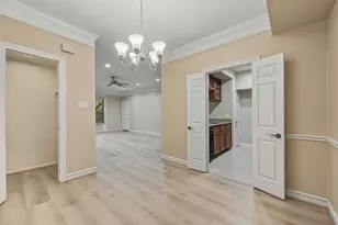 2700 Revere St, Houston, TX 77098 - Photo 10