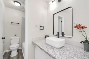 2110 Melbourne St, Houston, TX 77026 - Photo 6