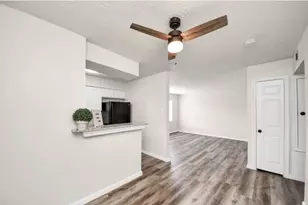 2110 Melbourne St, Houston, TX 77026 - Photo 1
