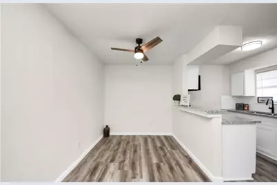 2110 Melbourne Street #12, Houston, TX 77026 - Photo 2
