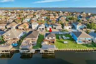 621 Warsaw St, Bayou Vista, TX 77563 - Photo 4