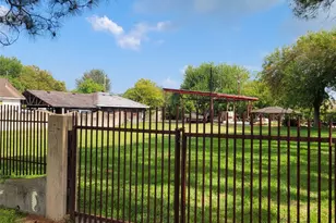 3710 19th St N, Texas City, TX 77590 - Photo 4