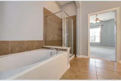 9106 Sunlight Oak Lane, Houston, TX 77070 - Photo 20