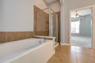 9106 Sunlight Oak Ln, Houston, TX 77070 - Photo 20