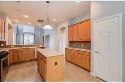 9106 Sunlight Oak Lane, Houston, TX 77070 - Photo 12